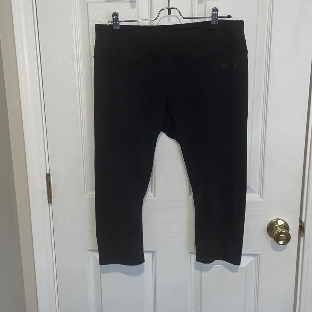 EUC The North Face capri leggings XL